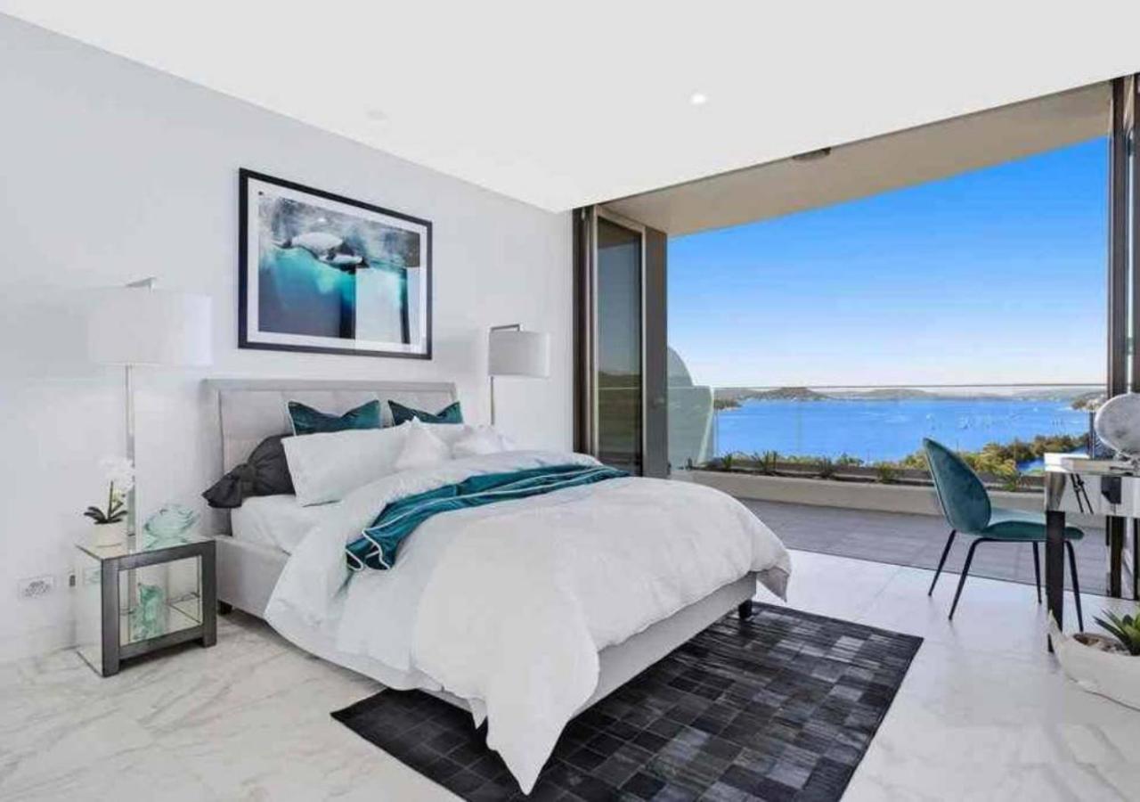 Stylish Penthouse With Views & Jacuzzi Appartement Gosford Buitenkant foto